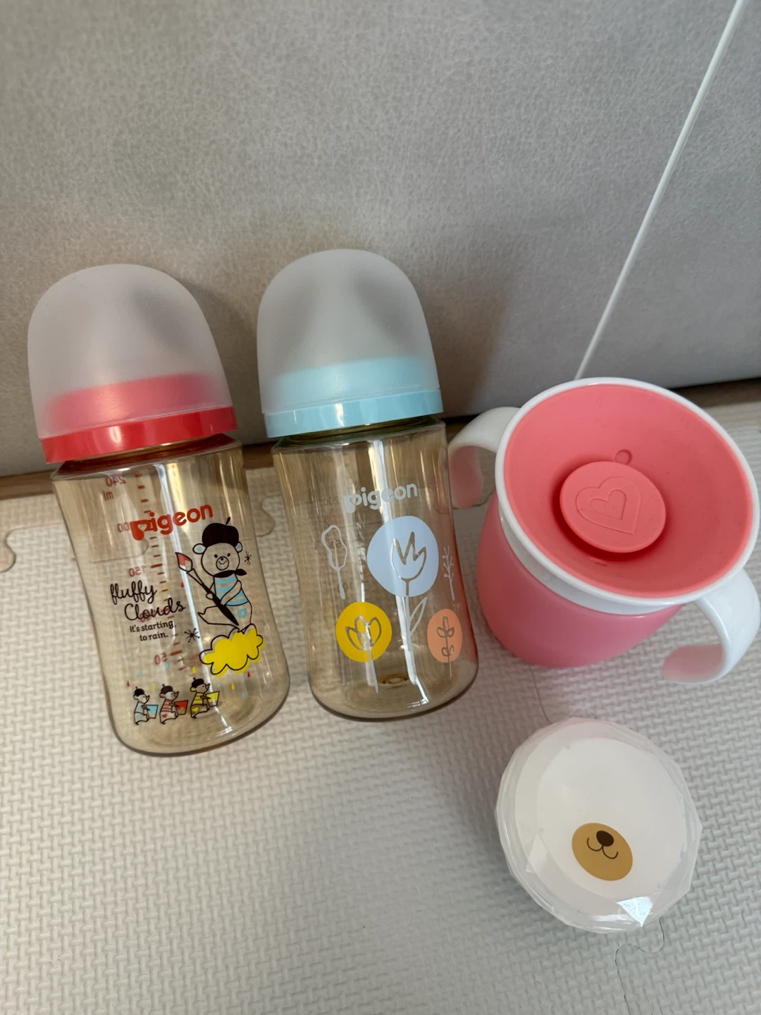 ピジョン哺乳瓶2本,おしゃぶりケース,マンチキン コップ セット