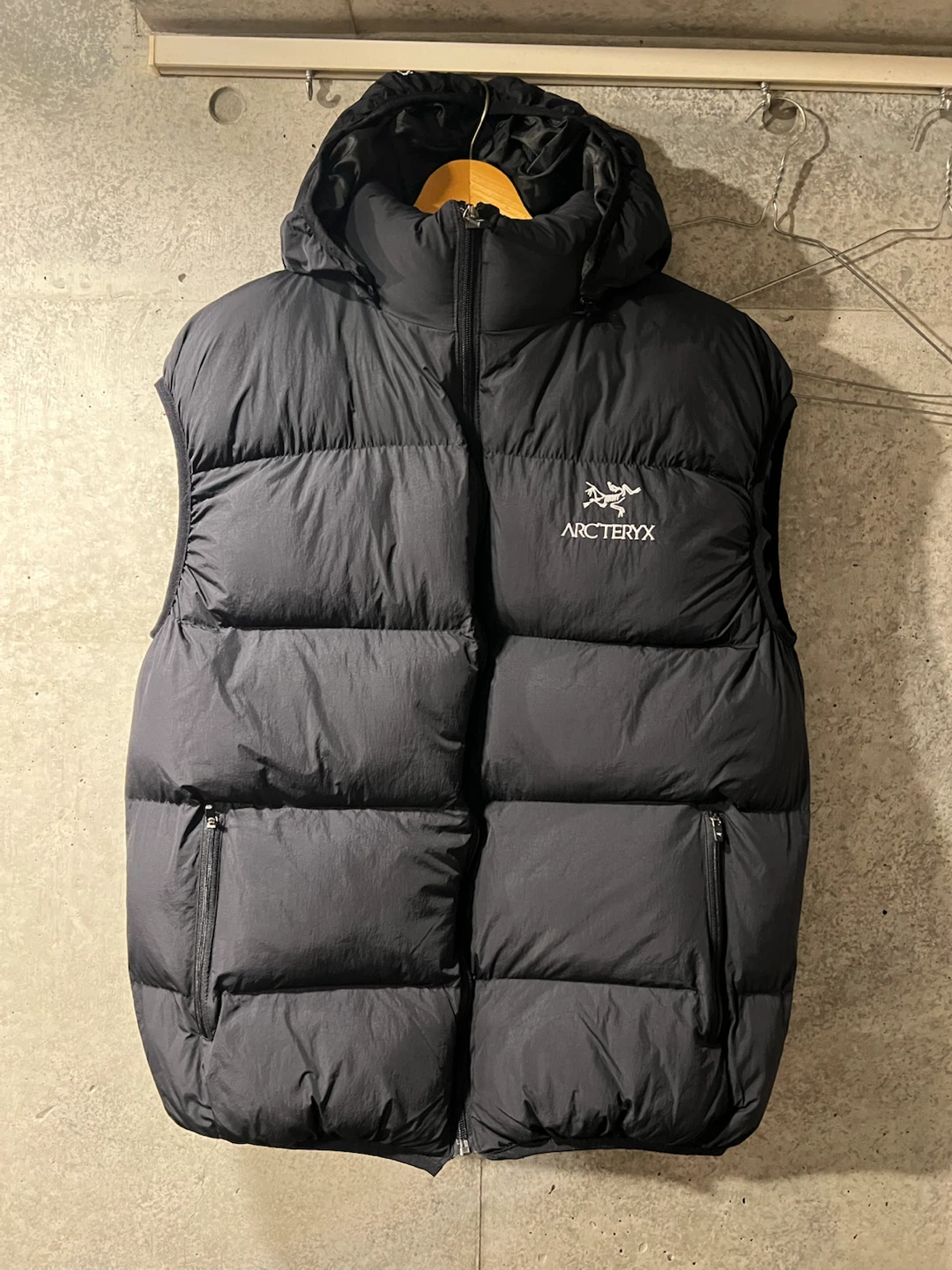 ARC'TERYX アークテリクス ダウンベスト フード付き XL ブラック