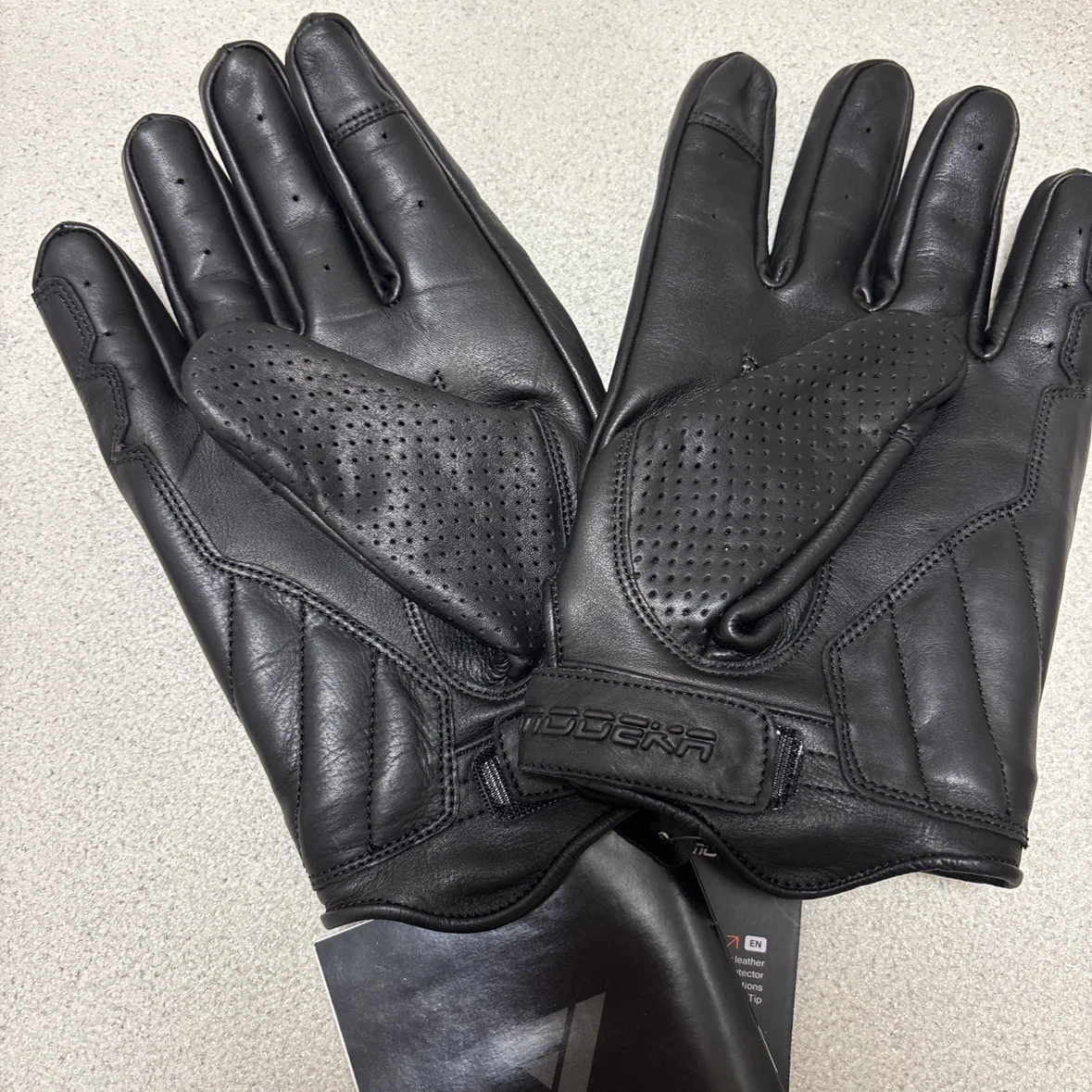 新品！モデカ バイク用レザーグローブ ブラック