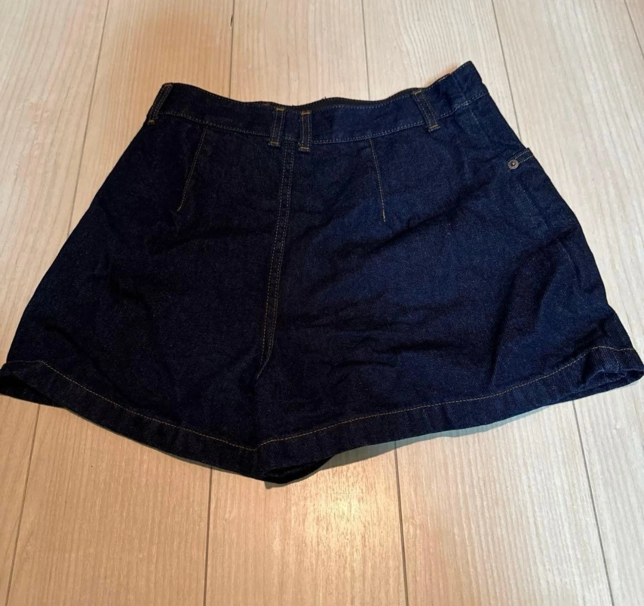 GU デニム ラップスカート風 ショートパンツ Mサイズの写真2枚目