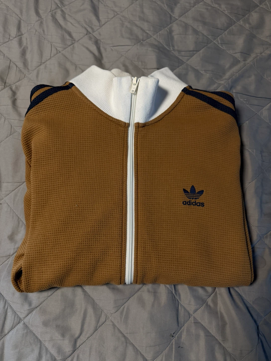 ADIDASトラックジャケット マスタード
