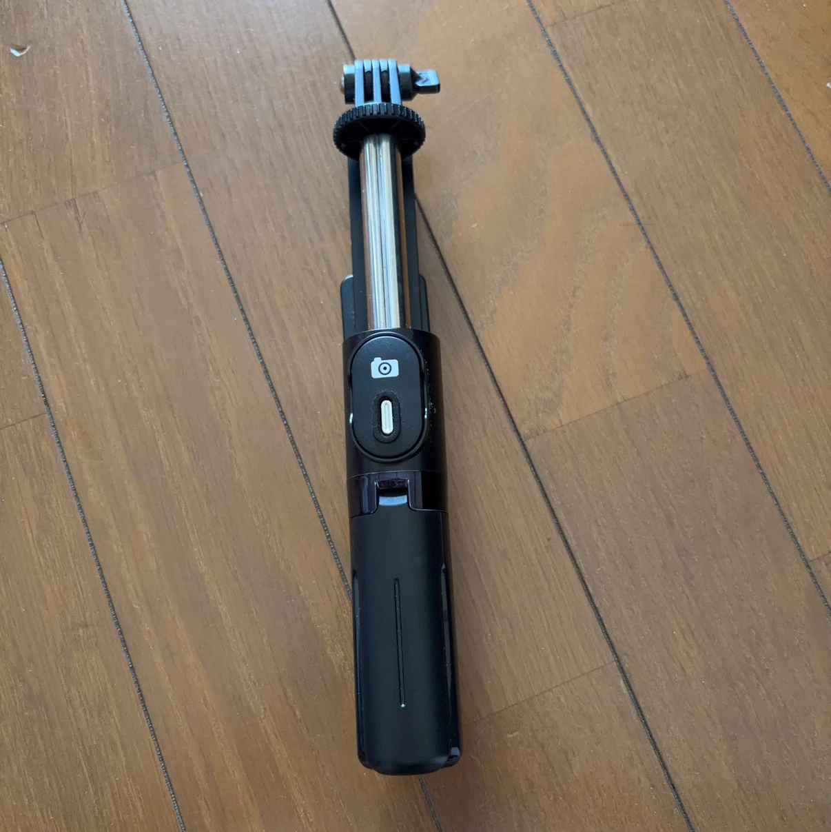 スマホ用 自撮り棒 三脚 Bluetoothリモコン付き