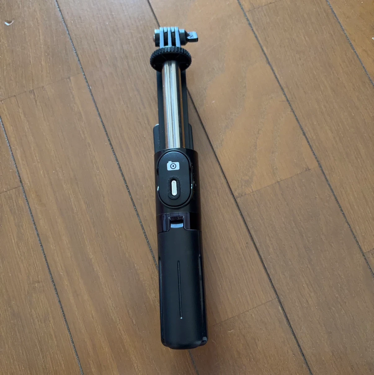 スマホ用 自撮り棒 三脚 Bluetoothリモコン付き