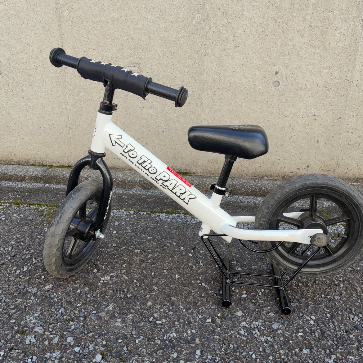 子ども用キックバイク 白