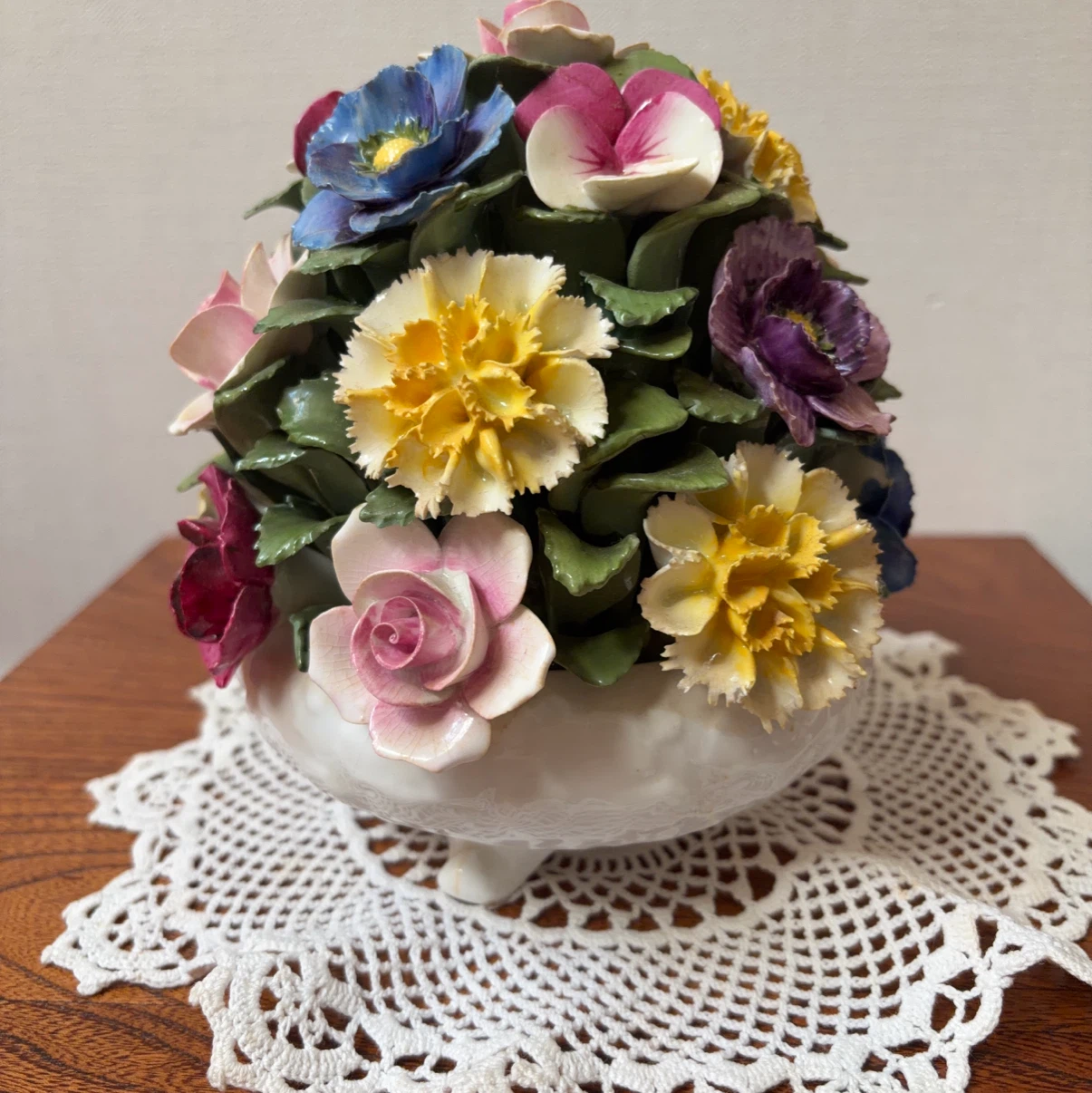 英国製エインズレイの陶花の写真2枚目