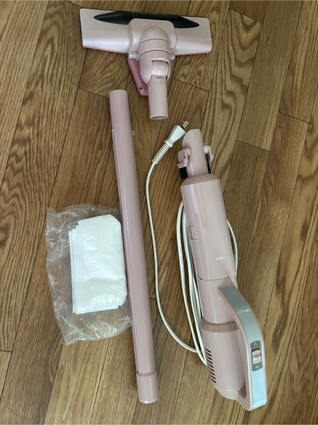 アイリスオーヤマ 軽量スティッククリーナー ピンクの写真2枚目