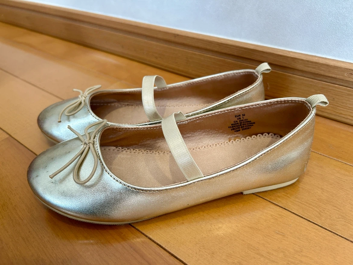 H&M キッズ バレエシューズ ゴールド 20cmの写真2枚目