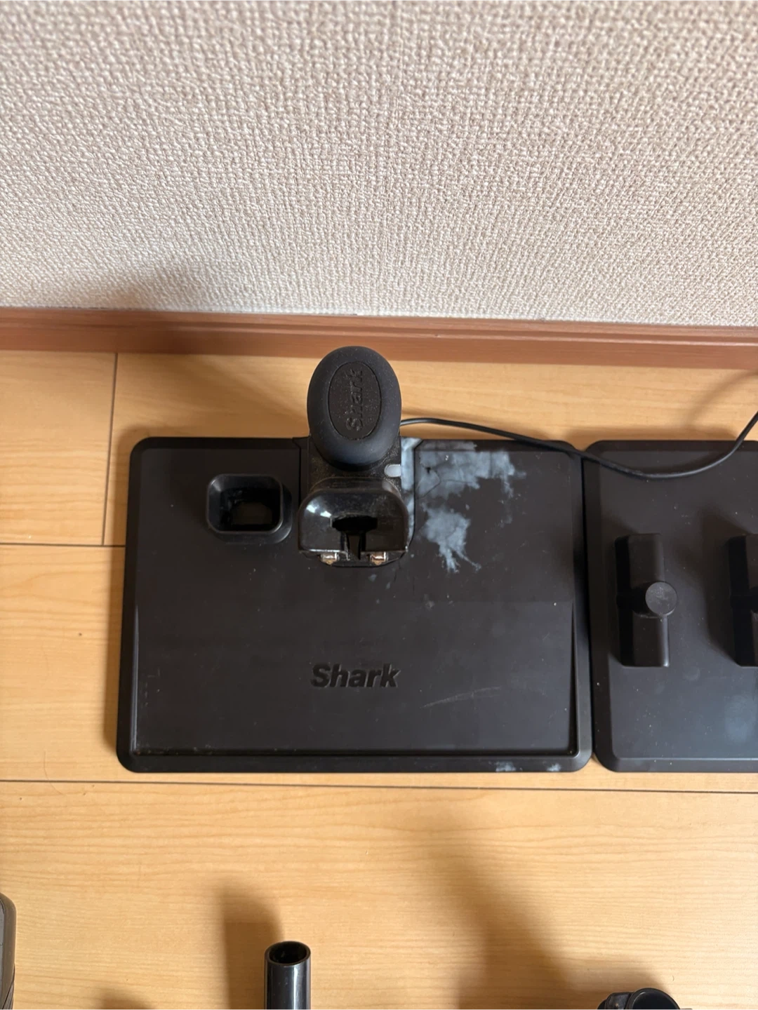 シャーク コードレス掃除機 CS401JGRの写真5枚目