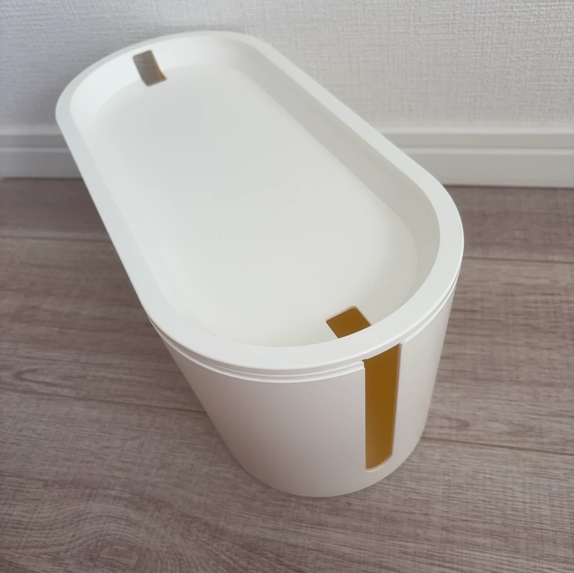 IKEA ケーブルボックス ホワイト 蓋付きの写真2枚目