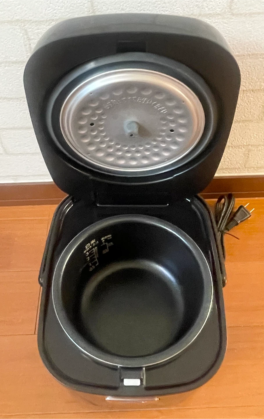 【2025年製】アイリスオーヤマ 炊飯器 RC-BMA30-B 3合炊きの写真2枚目