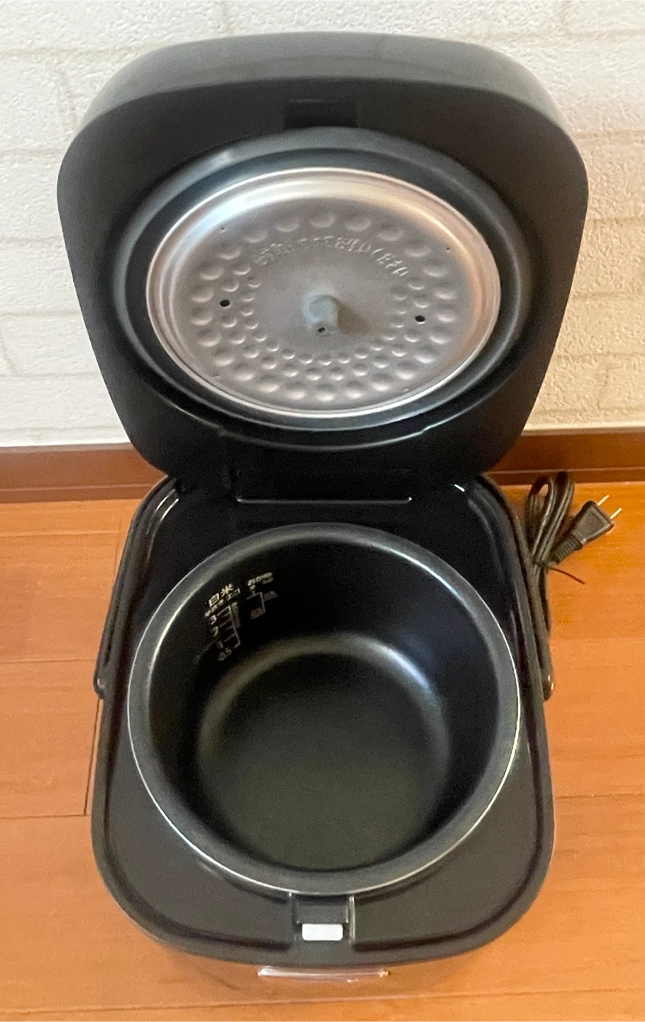 【2025年製】アイリスオーヤマ 炊飯器 RC-BMA30-B 3合炊きの写真2枚目
