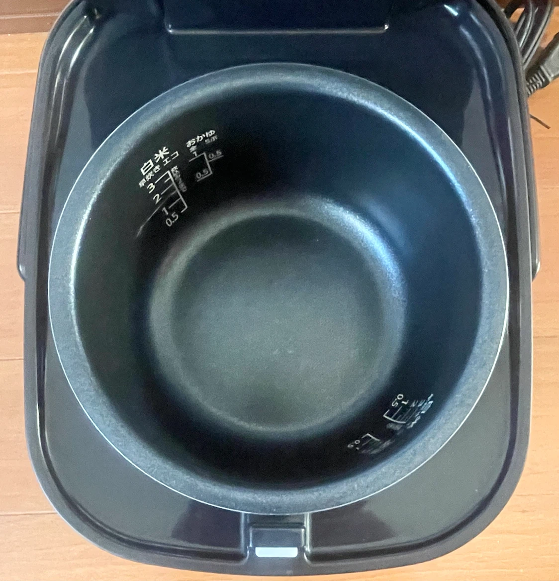 【2025年製】アイリスオーヤマ 炊飯器 RC-BMA30-B 3合炊きの写真3枚目