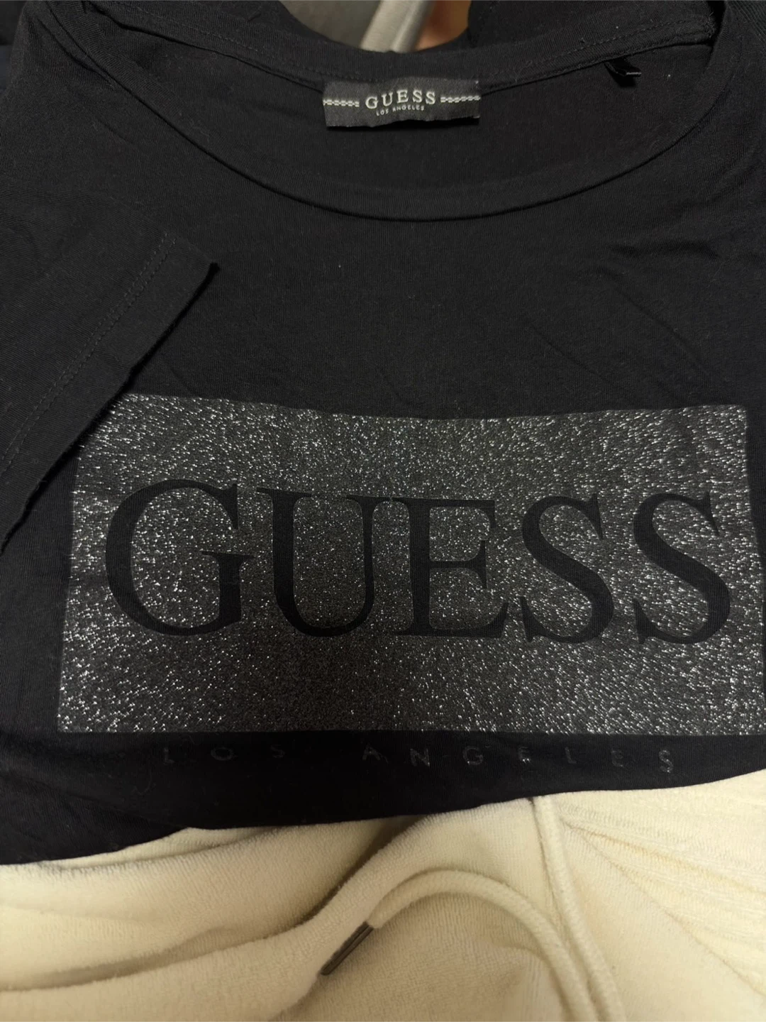 ゲス 半袖Tシャツ ブラック ロゴプリント