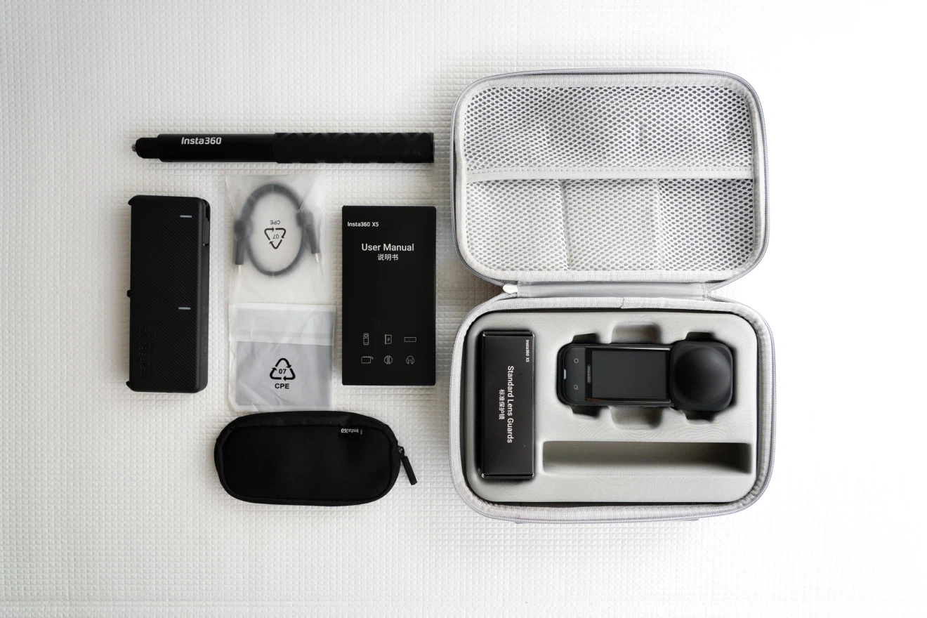 未使用に近い　Insta360 X5 8K 360 Action Cam 本体付属品