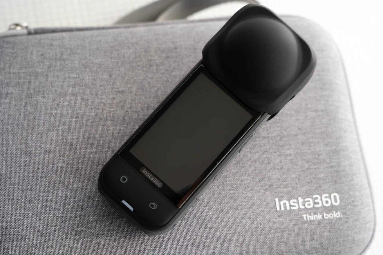 未使用に近い Insta360 X5 8K 360 Action Cam 本体付属品の写真3枚目