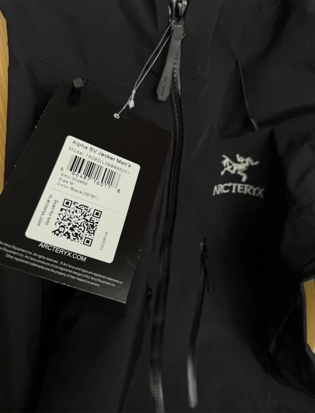 断捨離:新品 ARC'TERYX アークテリクス アルファ SV ジャケットの写真7枚目