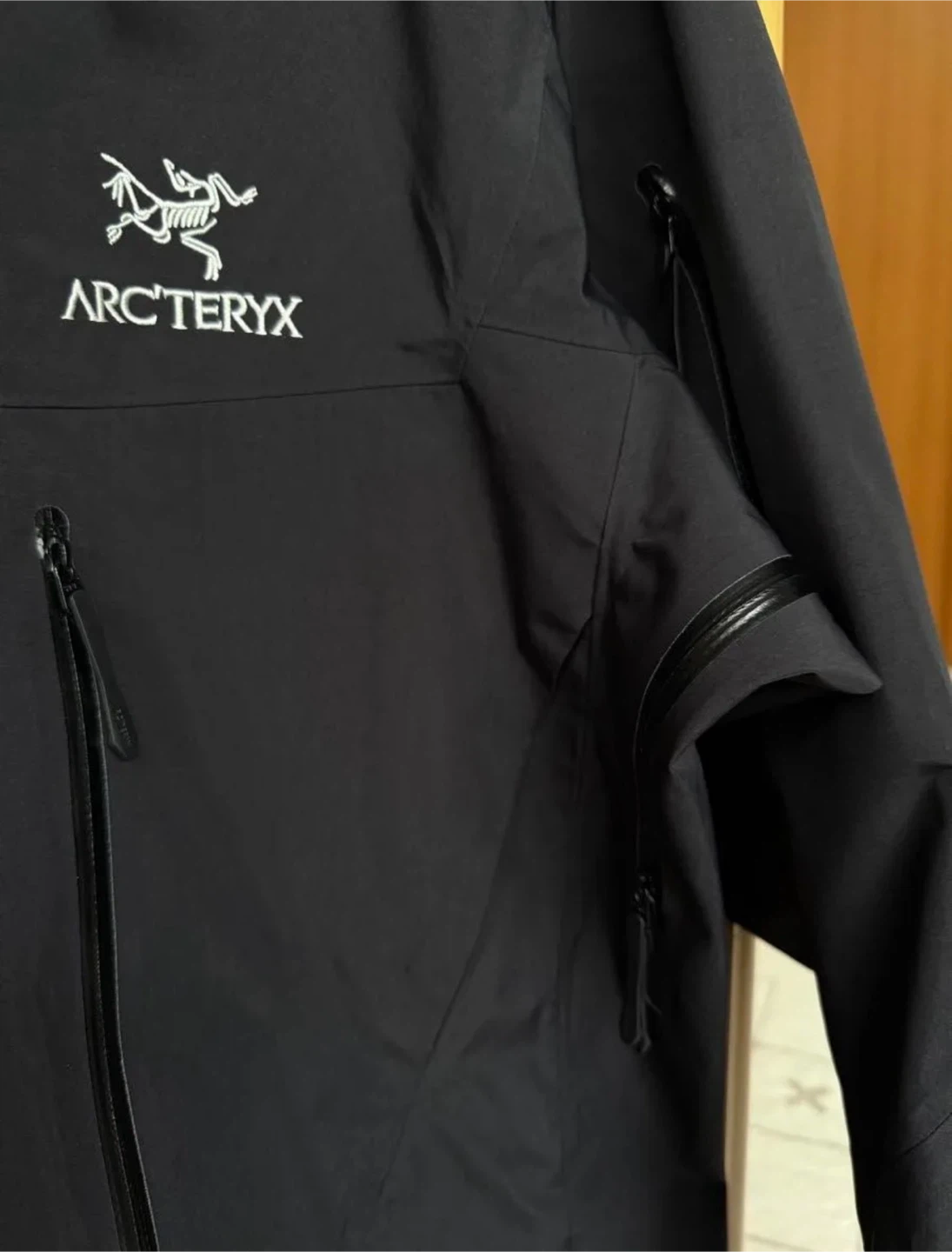 断捨離:新品　ARC'TERYX アークテリクス アルファ SV ジャケットの写真8枚目