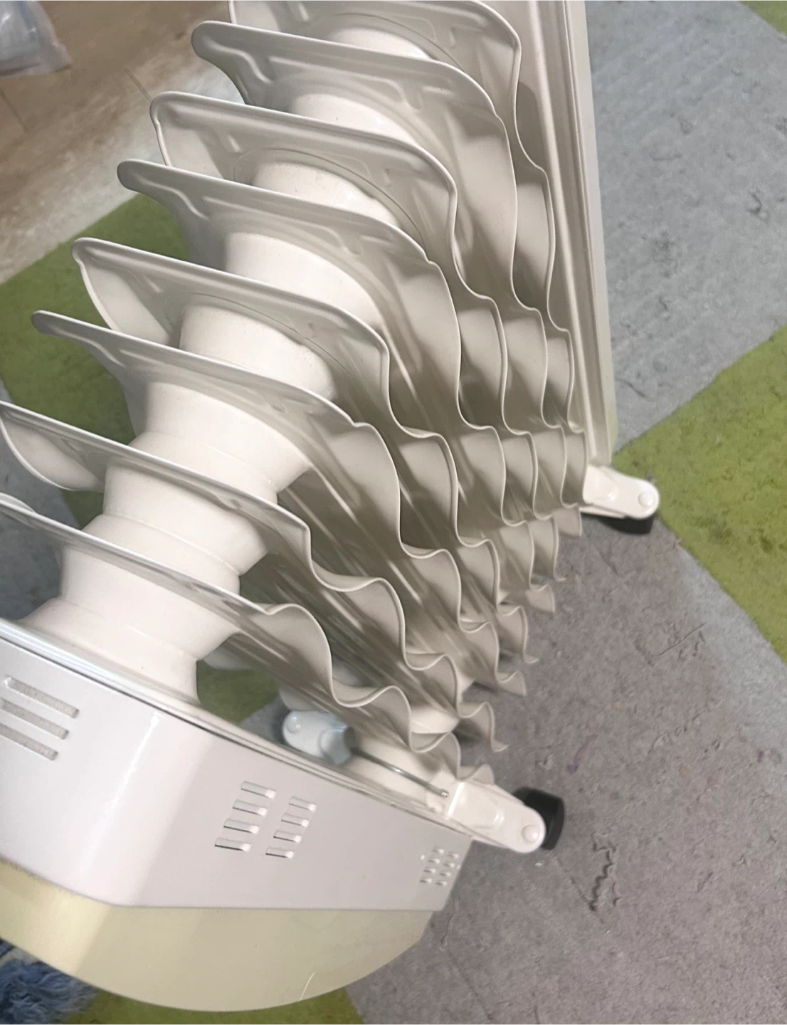 デロンギ オイルヒーターの写真2枚目