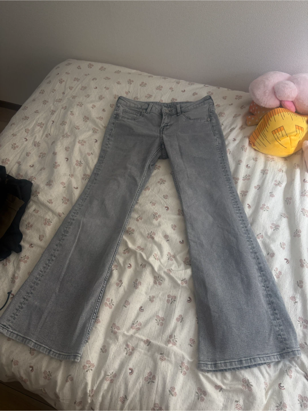 エイチアンドエム デニムパンツ グレー