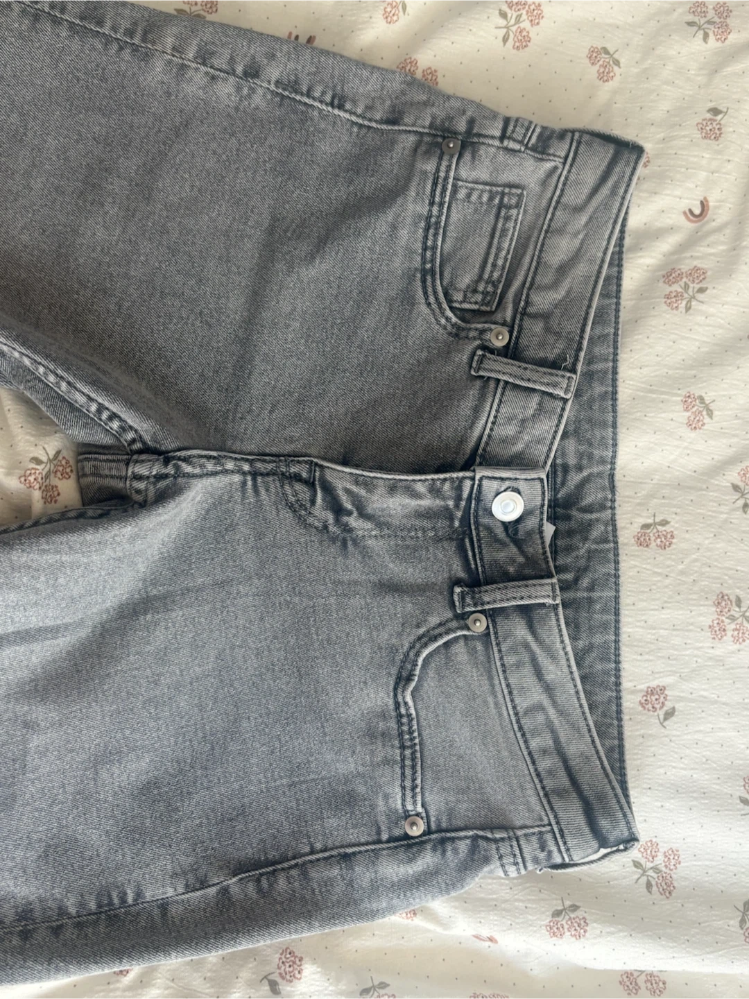 エイチアンドエム デニムパンツ グレーの写真2枚目