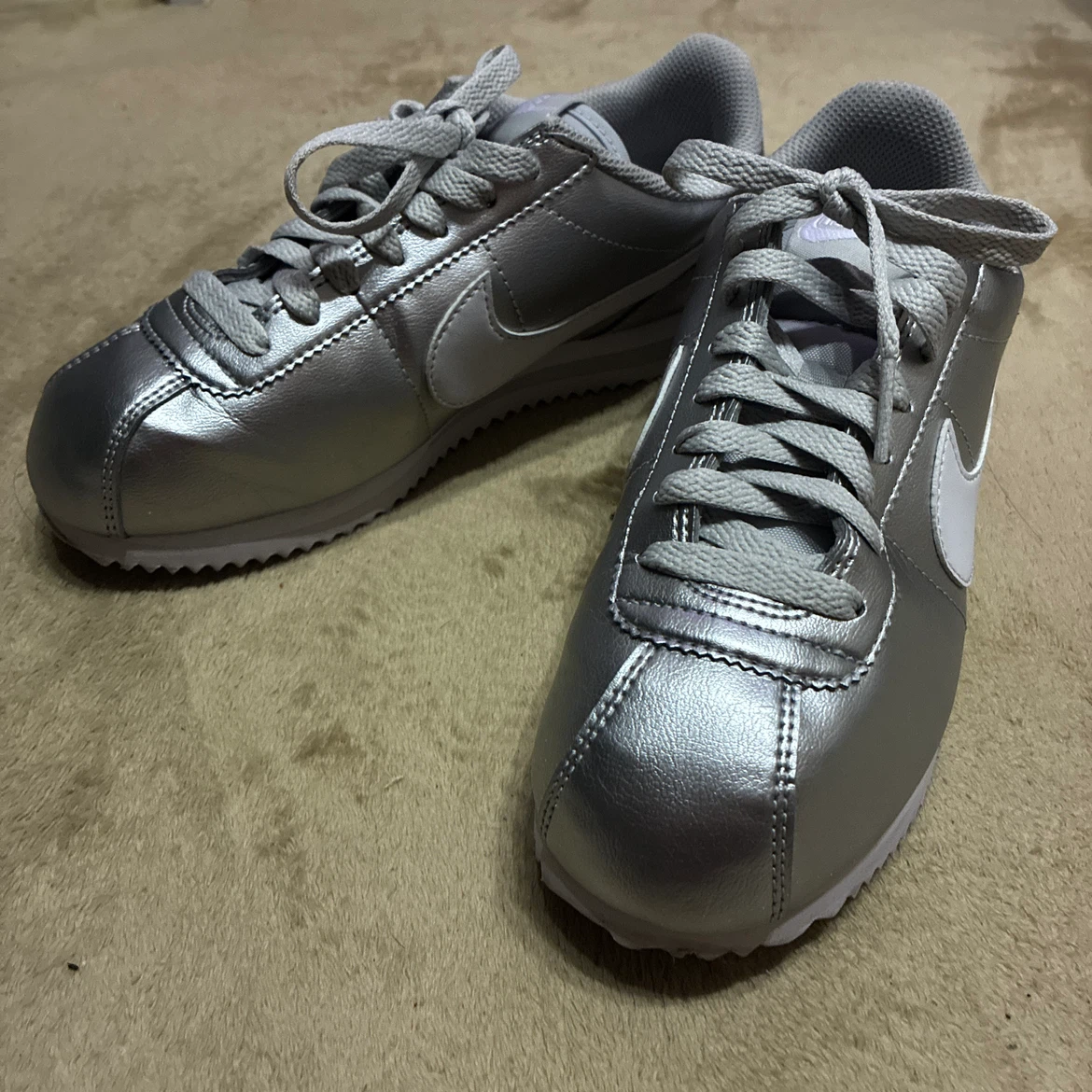 NIKE Cortez ナイキ コルテッツ シルバー 22cm