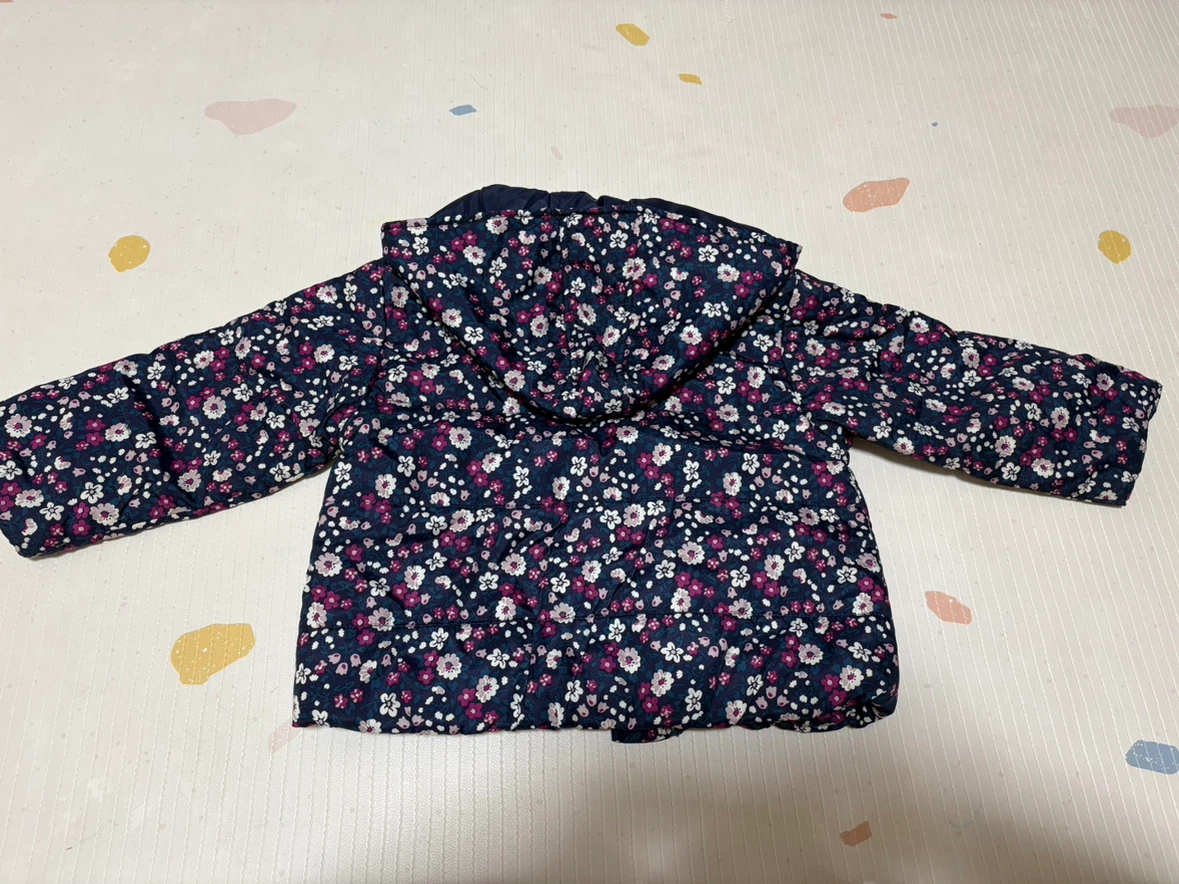 アプレレクール 花柄中綿ジャケット 100cmの写真2枚目