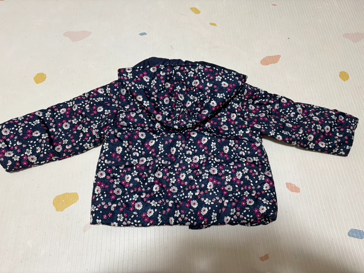 アプレレクール 花柄中綿ジャケット 100cmの写真2枚目