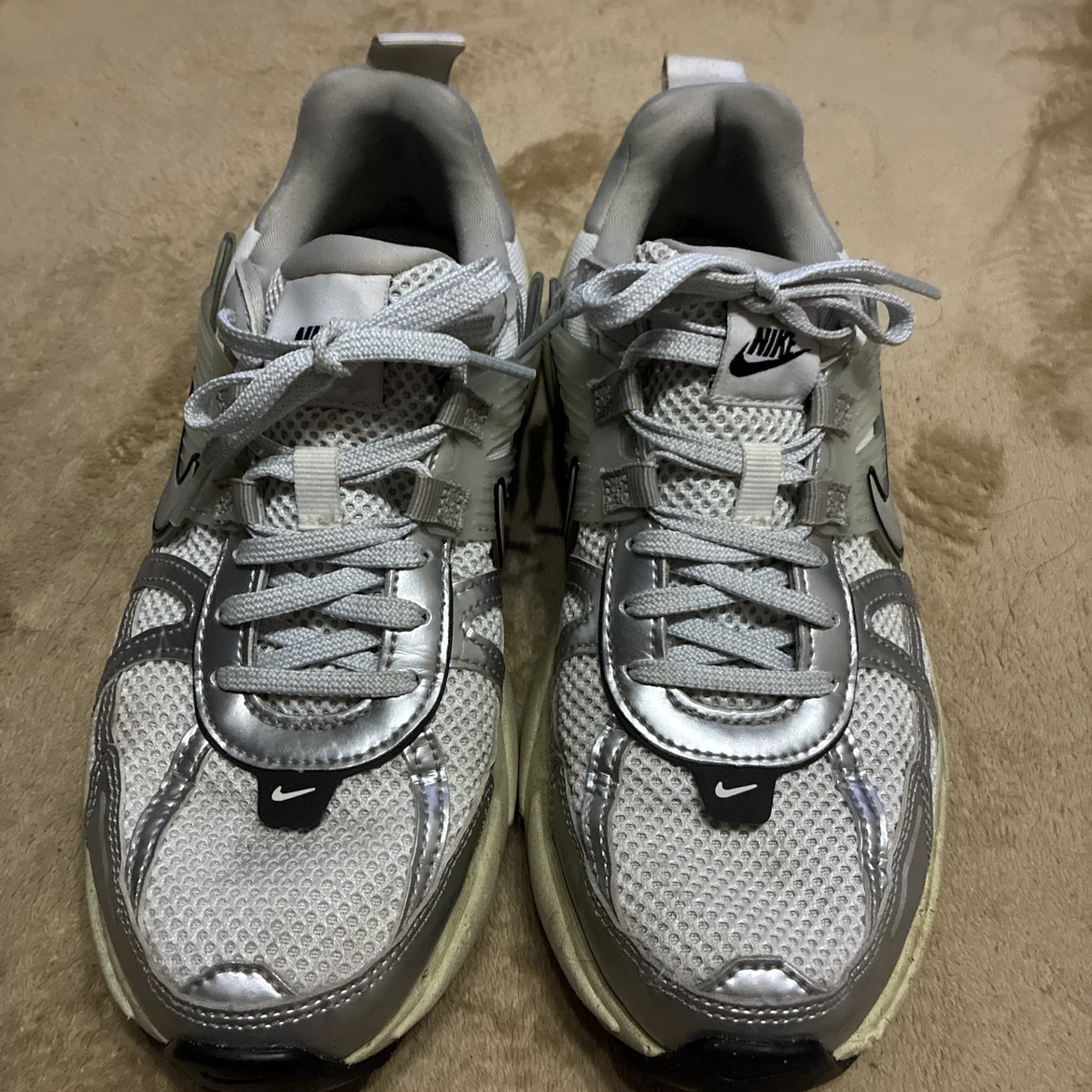 NIKE スニーカー シルバー ホワイト メンズ 25.0cmの写真2枚目