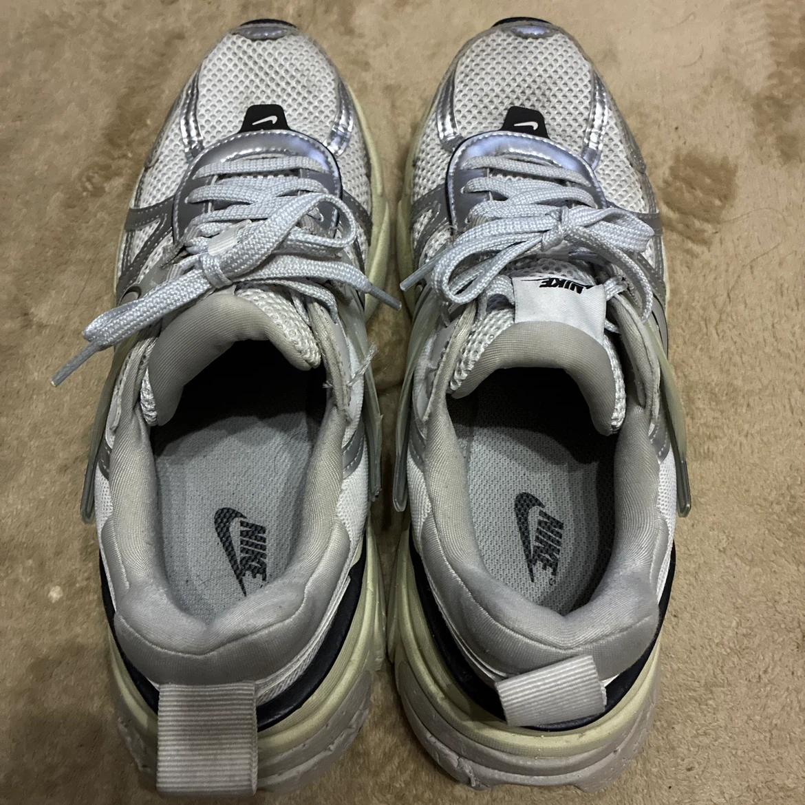 NIKE スニーカー シルバー ホワイト メンズ 25.0cmの写真3枚目