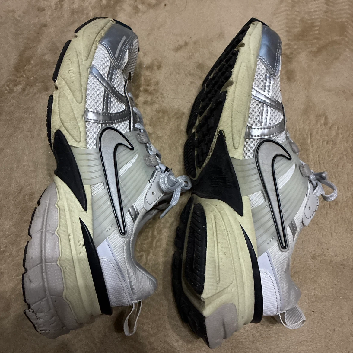 NIKE スニーカー シルバー ホワイト メンズ 25.0cmの写真4枚目