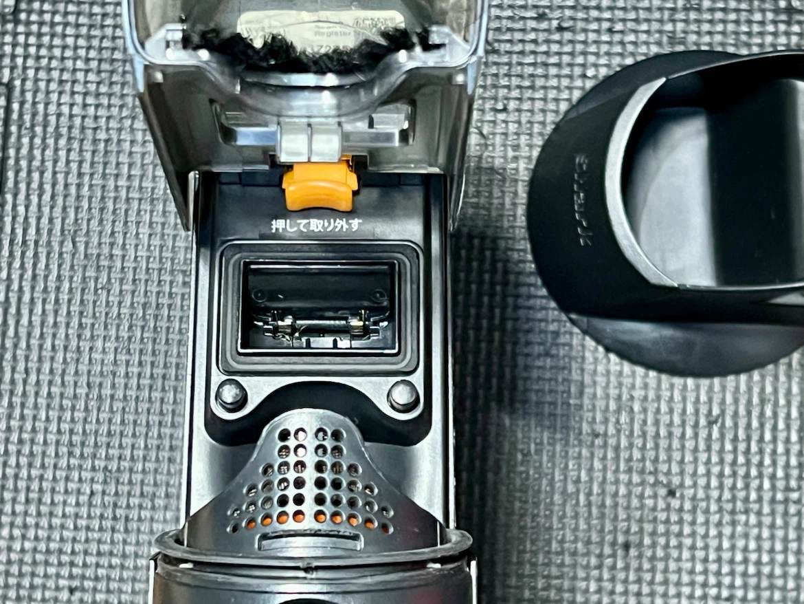 ☆ Shark シャーク EVOPOWER WV270J 充電式ハンディクリーナー ブラック ノズルセット ☆の写真3枚目