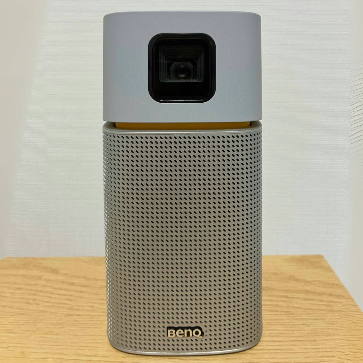 ✨数回使用のみ✨ 《 BenQ GVI 》 小型ポータブルプロジェクターの写真2枚目