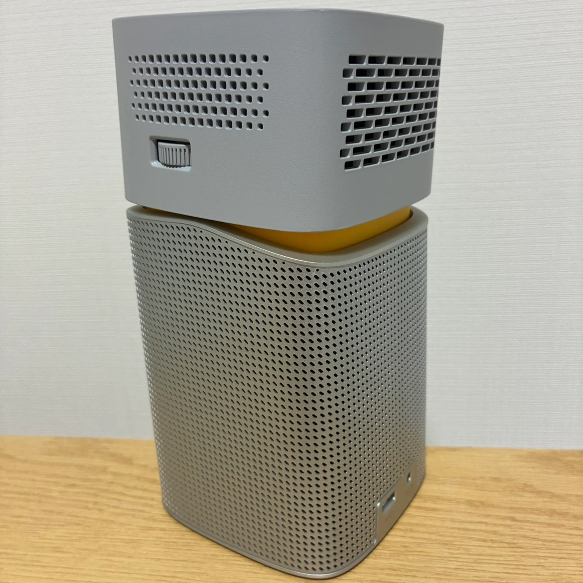 ✨数回使用のみ✨ 《 BenQ GVI 》 小型ポータブルプロジェクターの写真3枚目