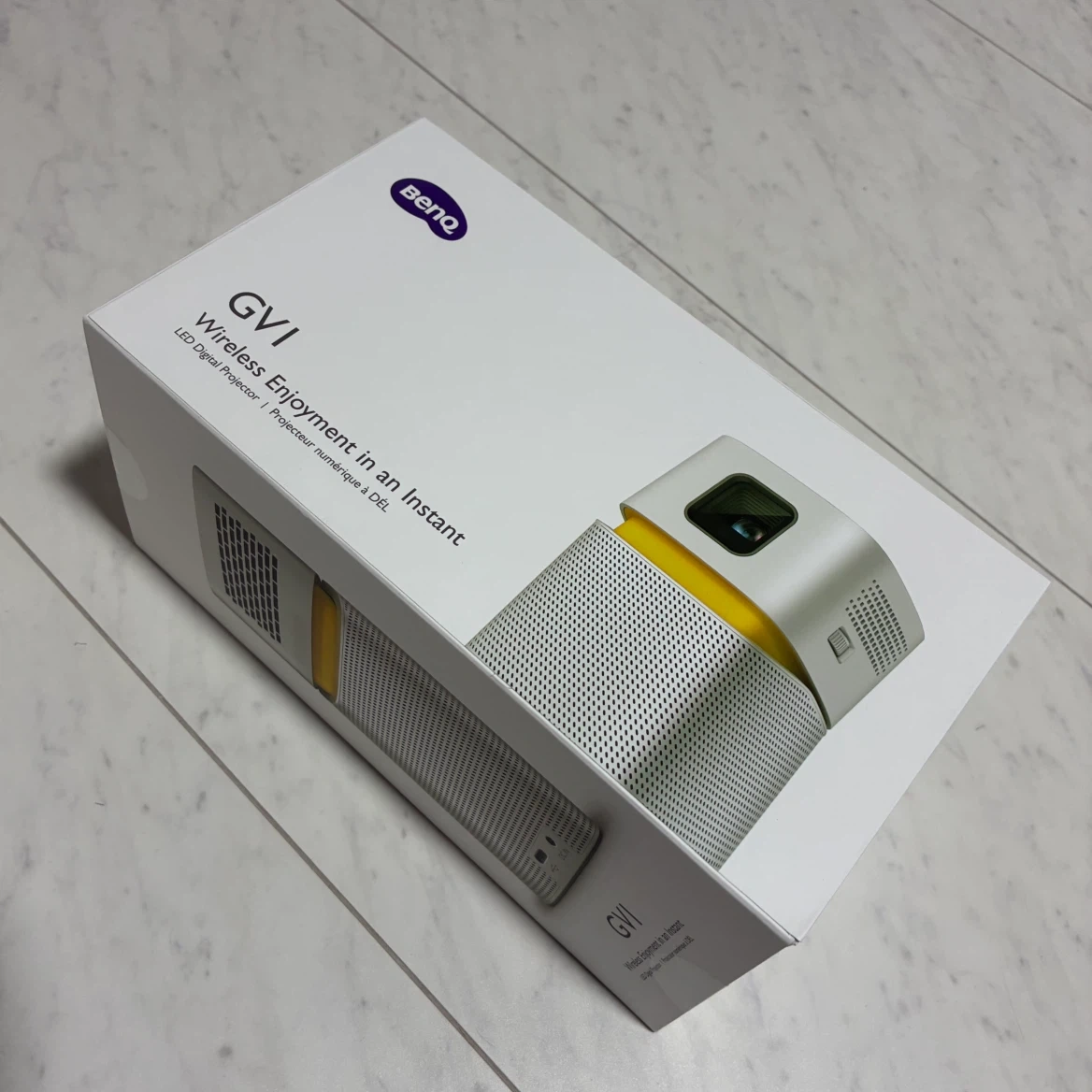 ✨数回使用のみ✨ 《 BenQ GVI 》 小型ポータブルプロジェクターの写真6枚目