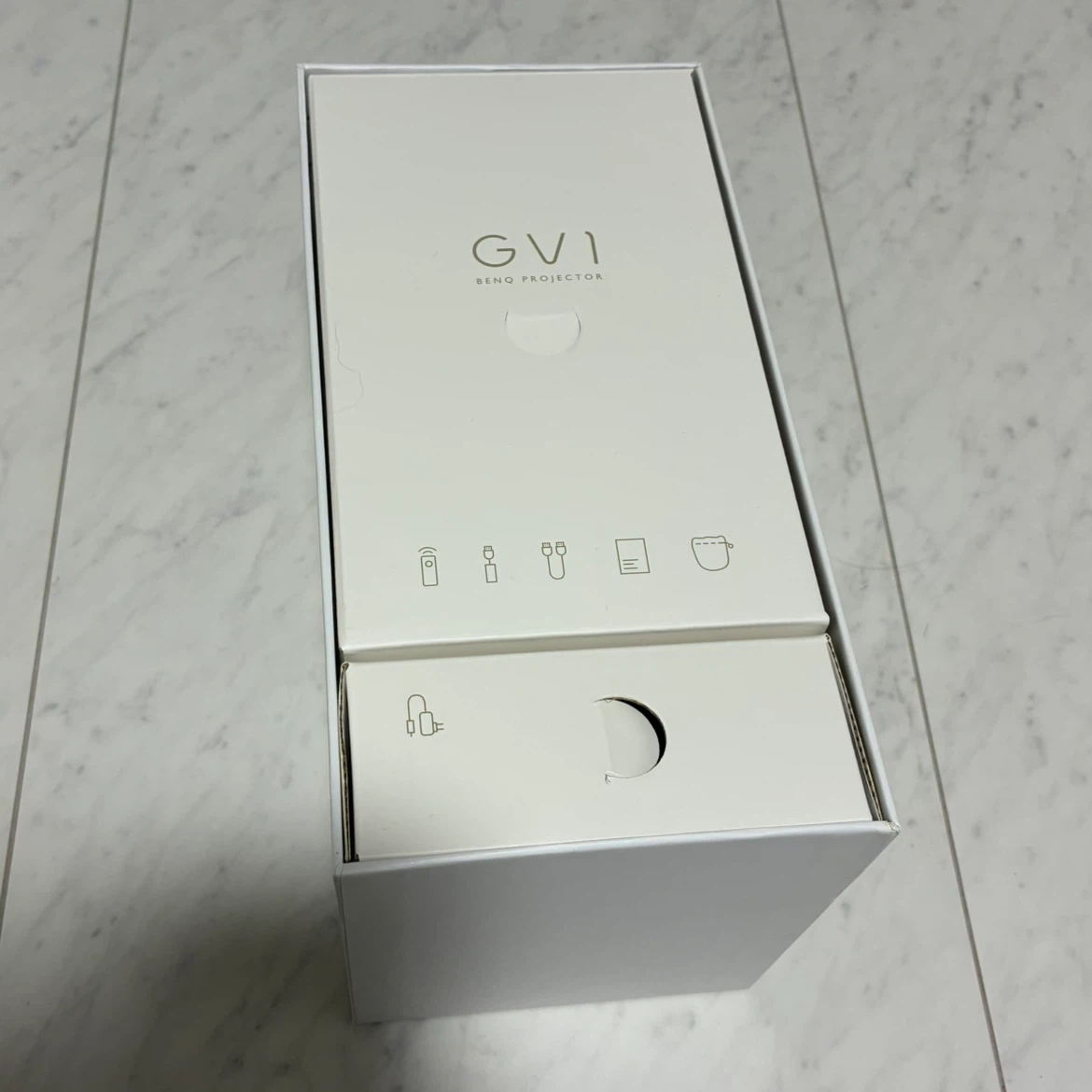 ✨数回使用のみ✨ 《 BenQ GVI 》 小型ポータブルプロジェクターの写真9枚目