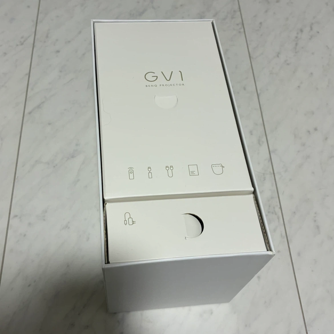 ✨数回使用のみ✨ 《 BenQ GVI 》 小型ポータブルプロジェクターの写真9枚目