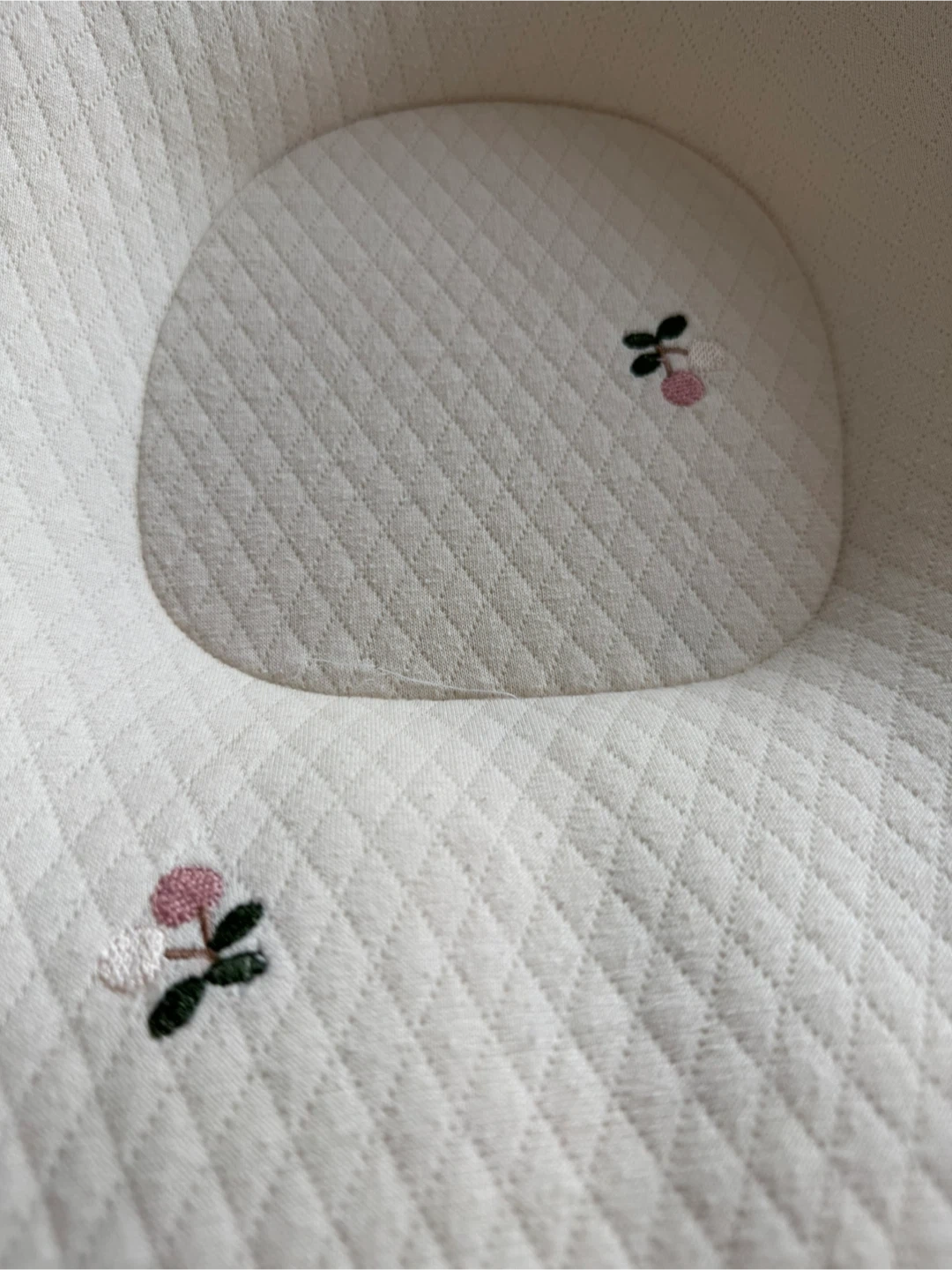 ロトトクッション さくらんぼ柄 ケース付きの写真2枚目