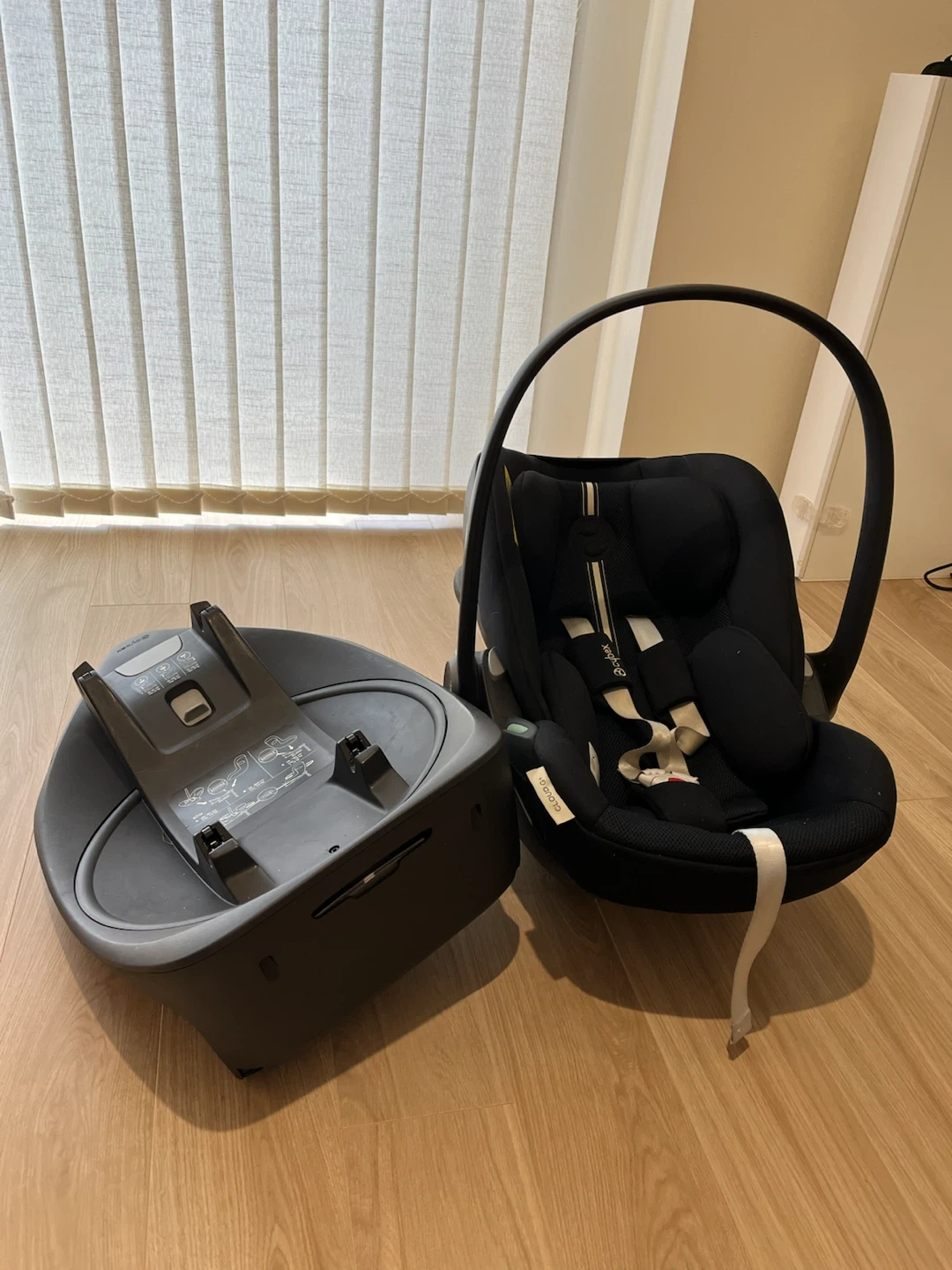 サイベックス クラウドG i-Size ベースセットの写真2枚目