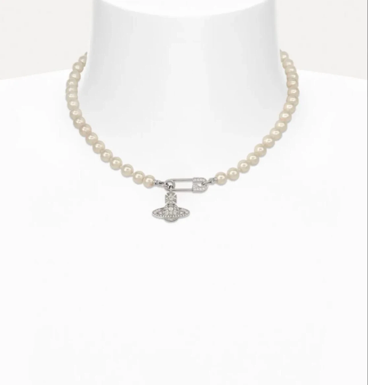 vivienne westwood Lucrece Pearl ネックレス