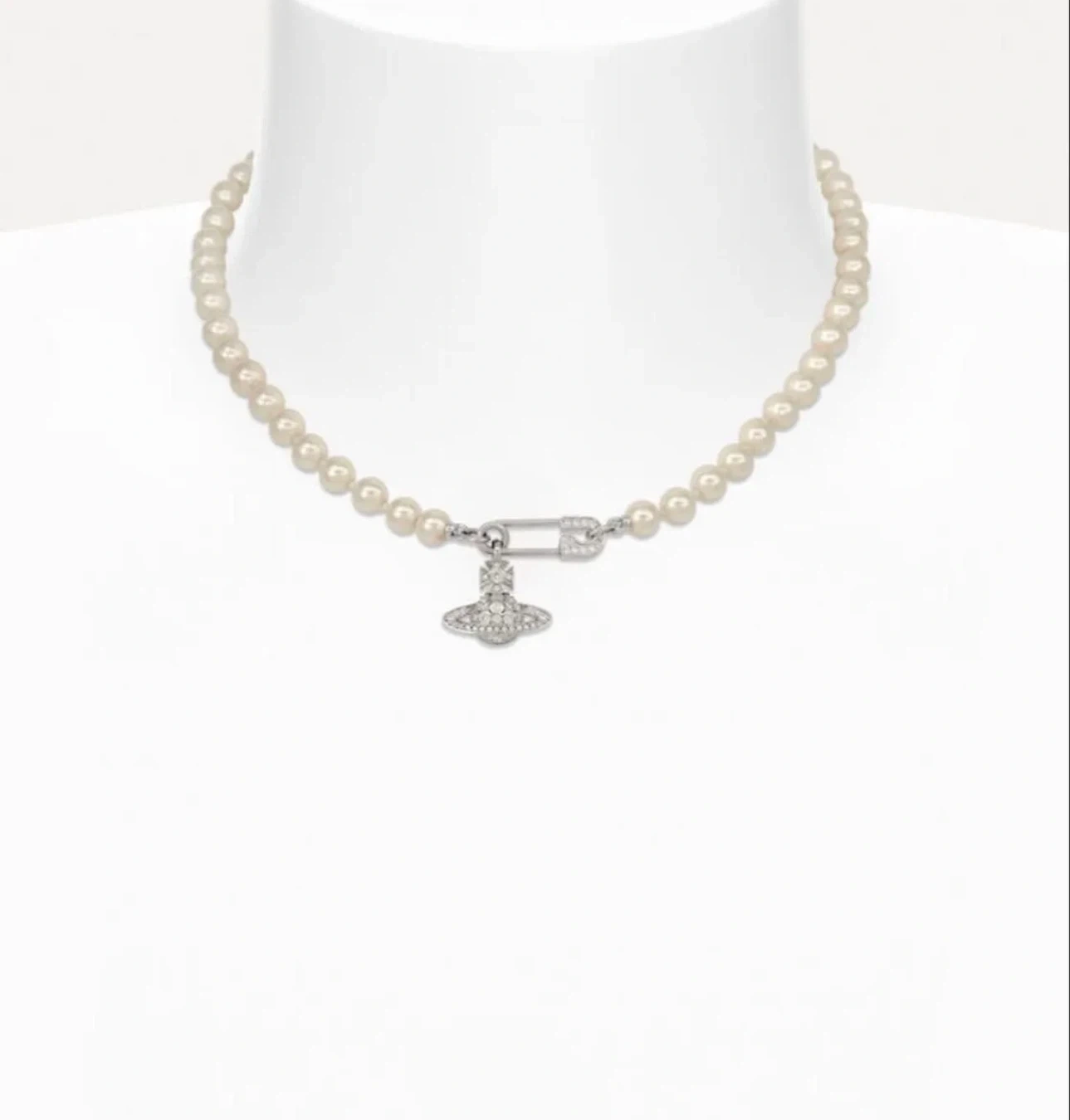 vivienne westwood Lucrece Pearl ネックレス