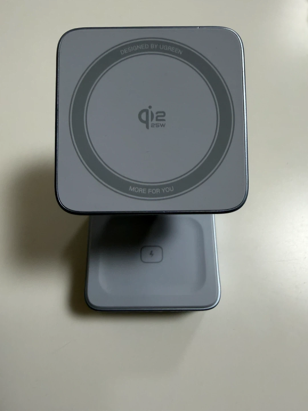 UGREEN MagFlow 2-in-1 ワイヤレス充電器の写真2枚目