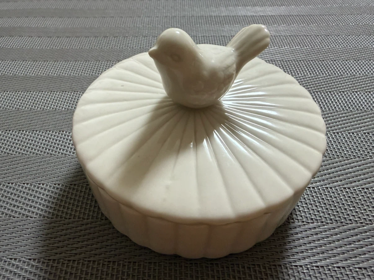 小鳥のモチーフ付き 陶器製キャニスター
