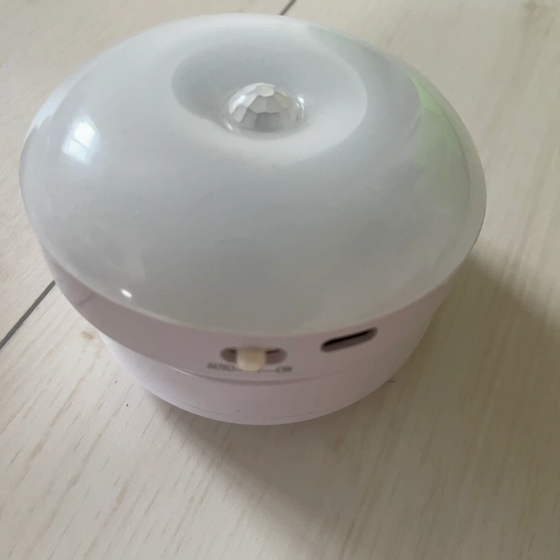 人感センサーライト LED 充電式