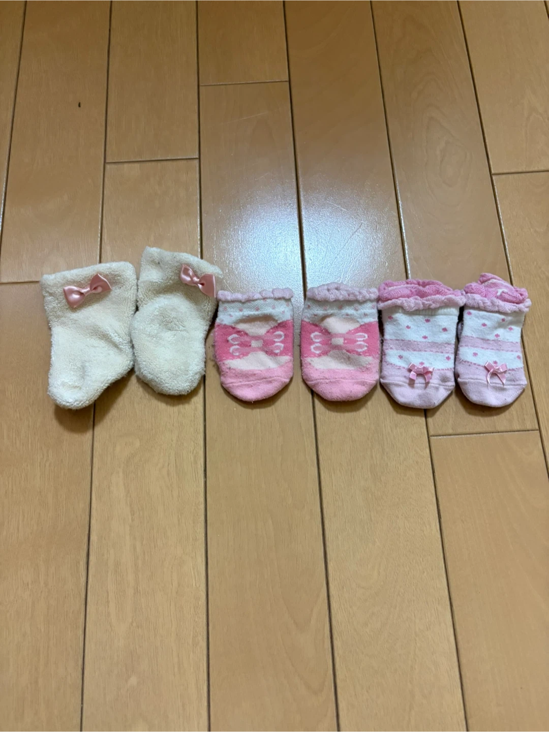 スタイ・靴下・エプロン ベビー用品 まとめ売りの写真2枚目