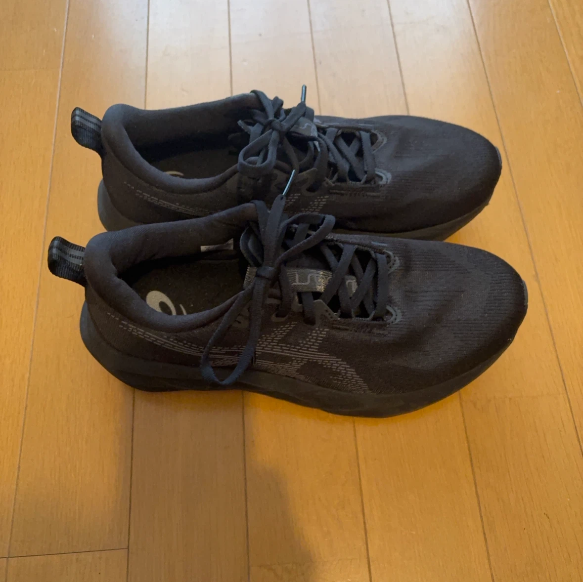 asics NOVABLAST 26cm アシックス スニーカー ブラックの写真3枚目