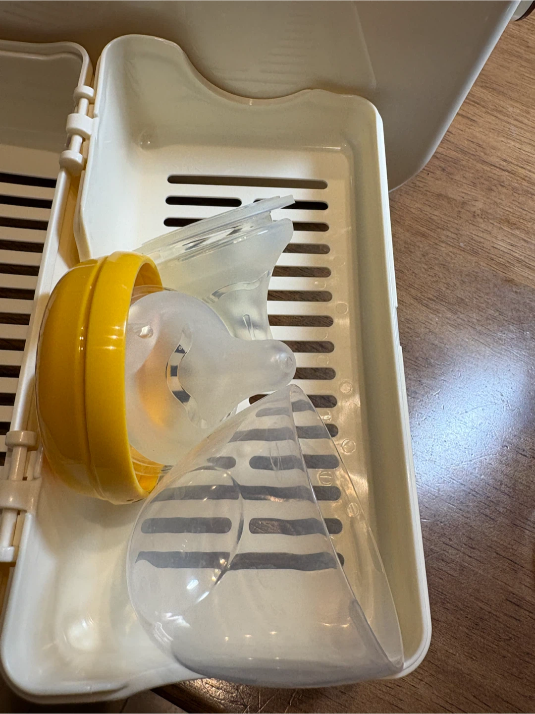 コンビ 除菌じょ〜ず＆哺乳瓶＆搾乳機＆母乳フリーザパックセットの写真6枚目