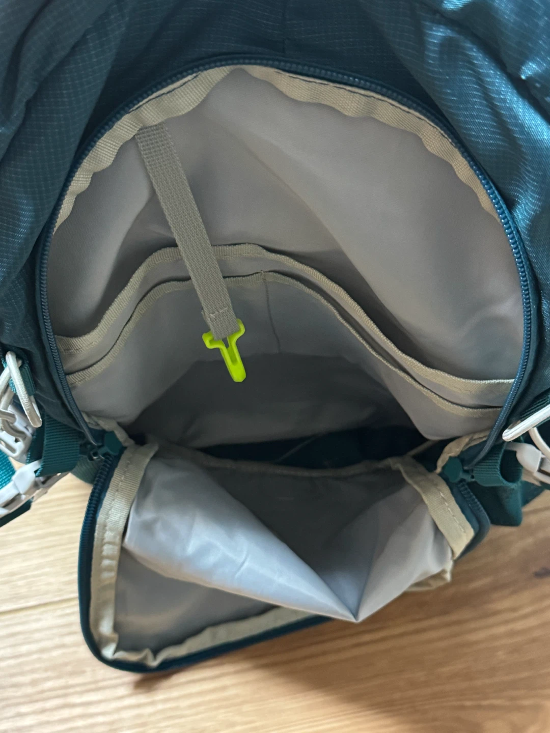 ネボライノ ADVANCE 20 バックパック グリーンの写真6枚目
