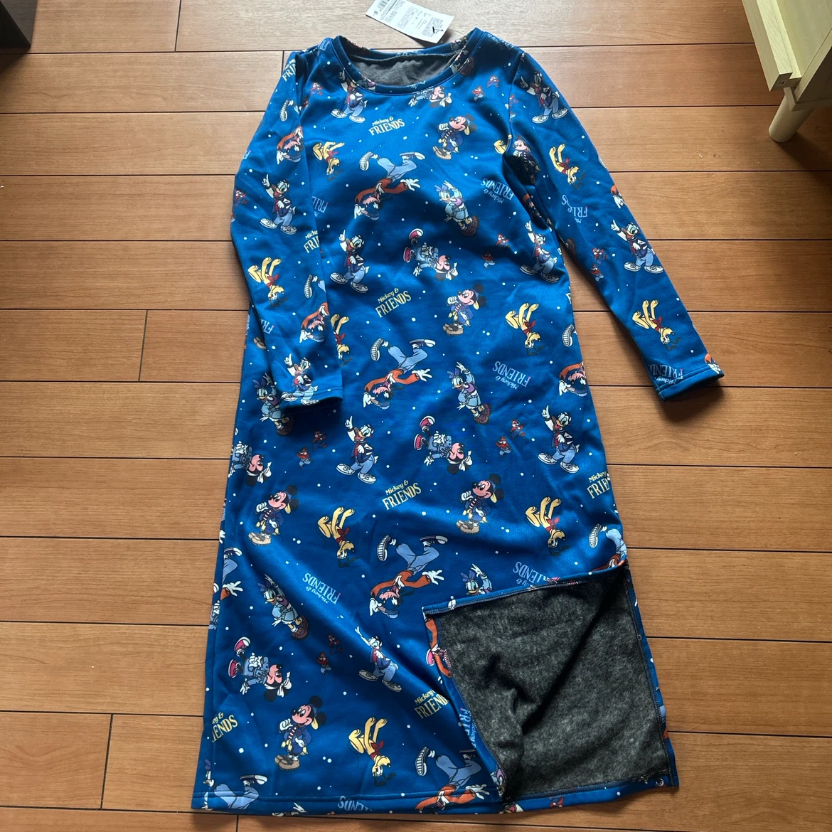 新品　カップ付きロングワンピースルームウェア　ディズニーリラックスウェア部屋着