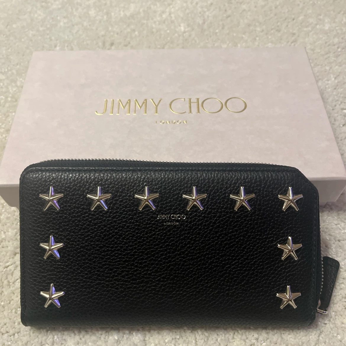 新品ジミーチュウ 長財布 星 スタッズ