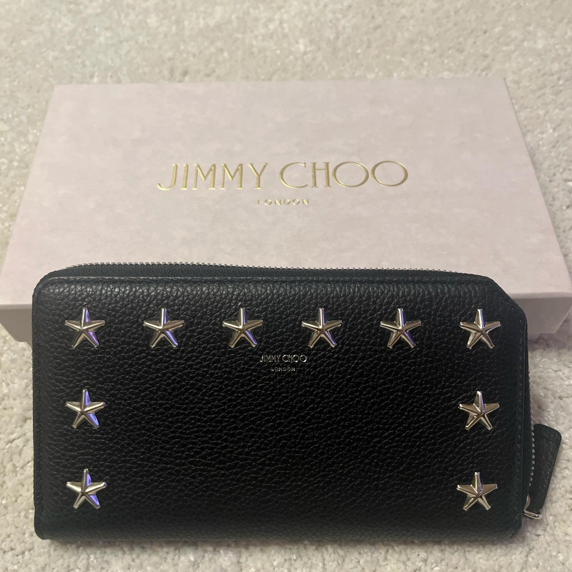 新品ジミーチュウ 長財布 星 スタッズ